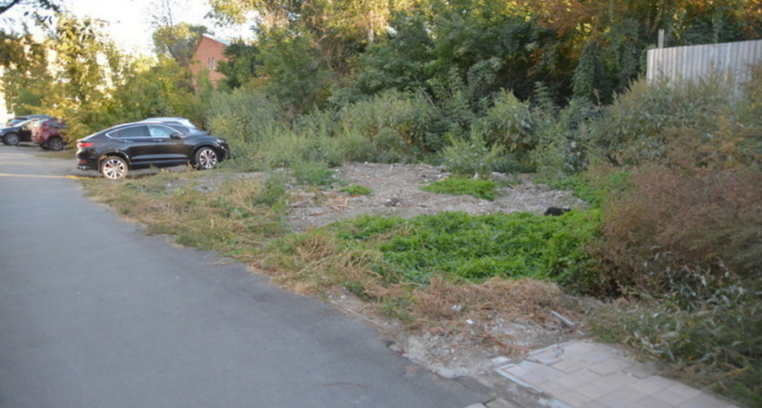 В Саратове начинают обустройство бесплатных парковок перед введением платных