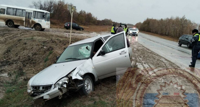 В Татищевском районе автомобиль насмерть сбил пешехода