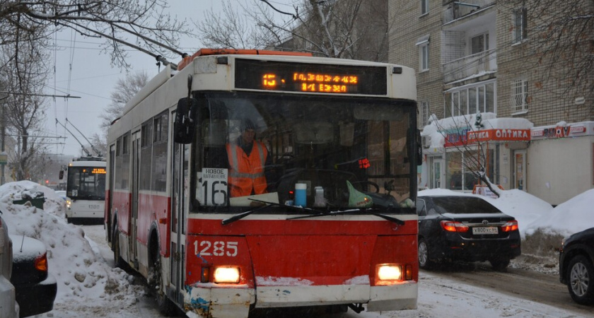 В Саратове временно закрывают два троллейбусных маршрута из-за ремонтных работ