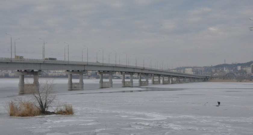 В Энгельсском районе запретят выход на лёд с 25 ноября по 25 декабря и с 15 марта по 15 апреля