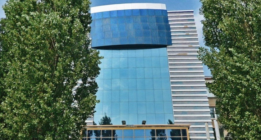 Две компании требуют признать банкротом Саратовский институт стекла