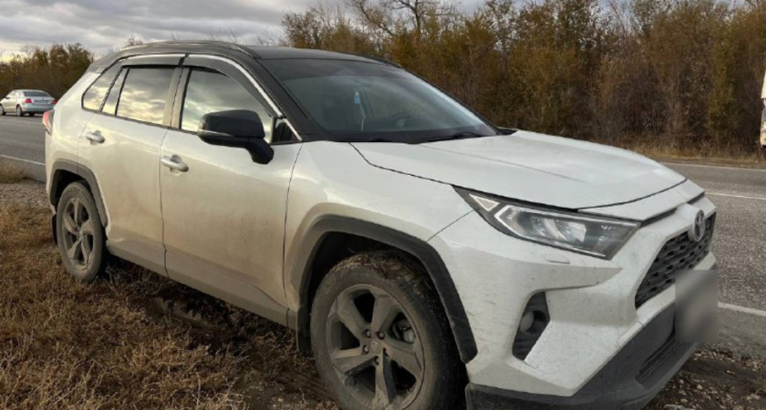 За долг по алиментам у саратовца арестовали Toyota RAV4