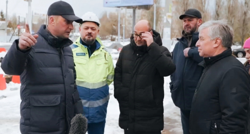 Губернатор проверил гололёд на тротуарах Саратова и отчитал чиновников