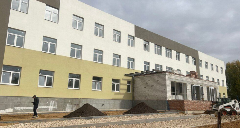 При строительстве поликлиники в Новоузенске выявлены нарушения на 231 миллион рублей