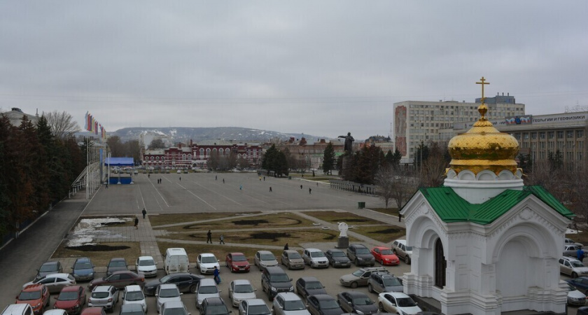 В Саратове уберут парковку у часовни Александра Невского и озеленят территорию