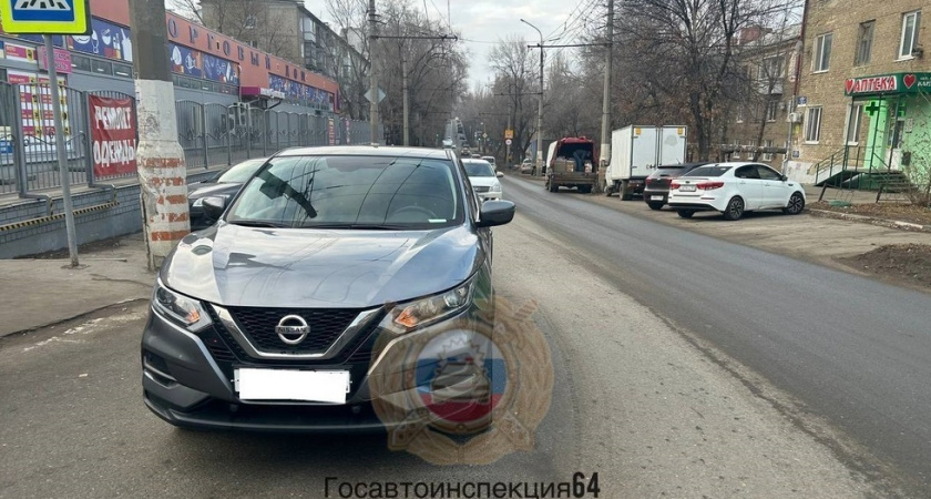 В Саратове внедорожник сбил девушку-пешехода