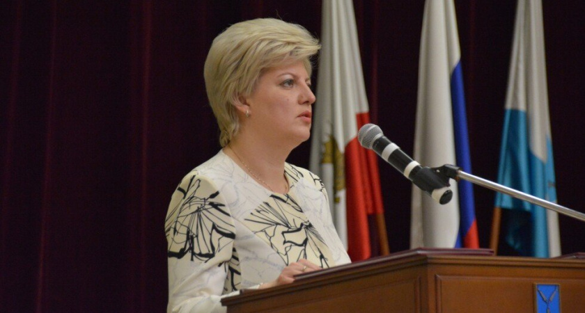 Мэрия Саратова скрыла размер компенсации уволенной главе города