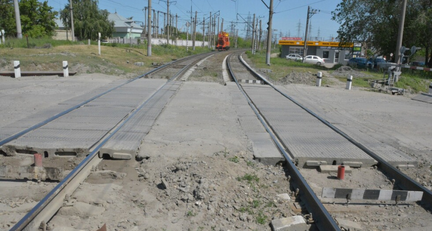 Железнодорожный переезд на Сокурском тракте закрыли на ремонт до вечера