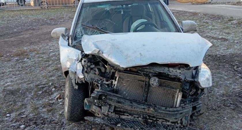 В Балаково при столкновении двух иномарок пострадали подростки