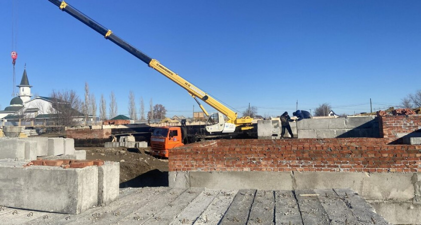 На строительство поликлиники в Озинках выделили дополнительные 170 миллионов рублей