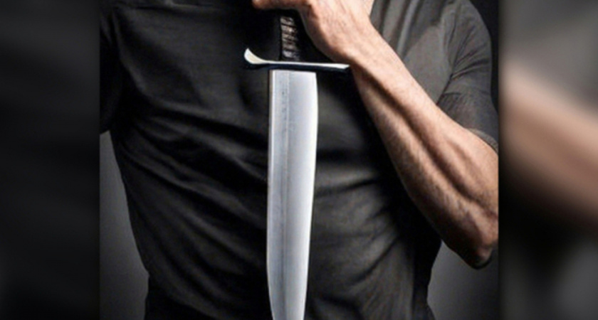 Житель Саратовской области угрожал ножом брату во время застолья