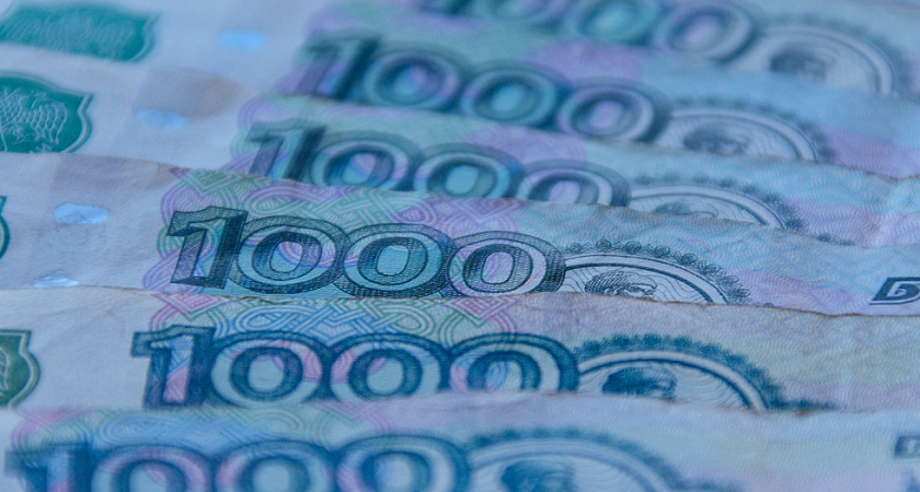 Саратовский суд взыскал с мошенника 100 тысяч рублей в пользу вдовы