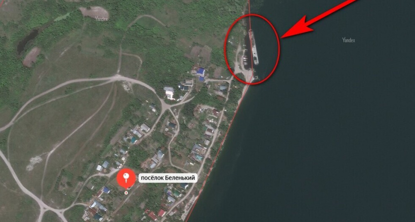 Жители поселка Беленький протестуют против демонтажа баржи, защищающей берег от размывания