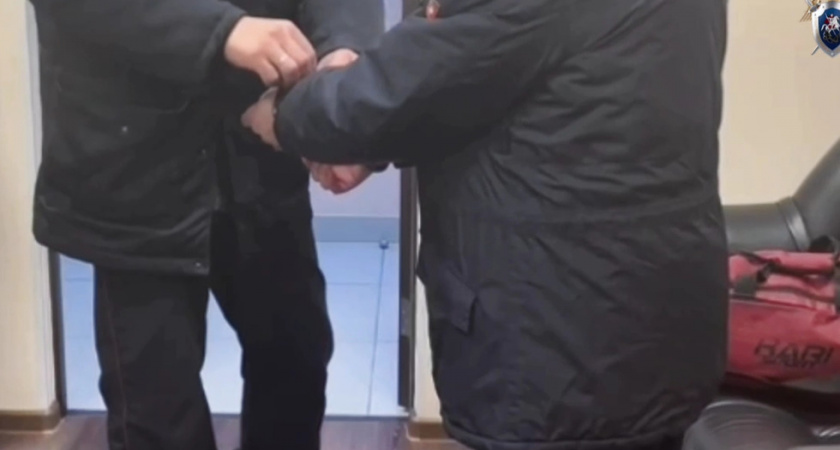 Декана саратовского вуза задержали за взятку при поступлении абитуриентов