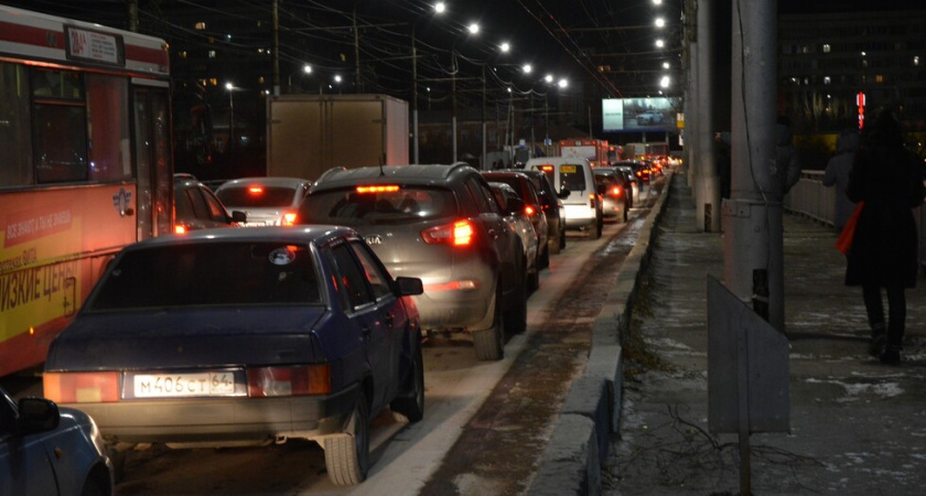 Бензин в России подорожал на 10% с начала года