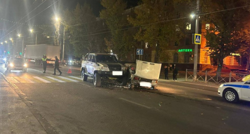 Полиция ищет свидетелей тройного ДТП с пострадавшим на улице Шехурдина