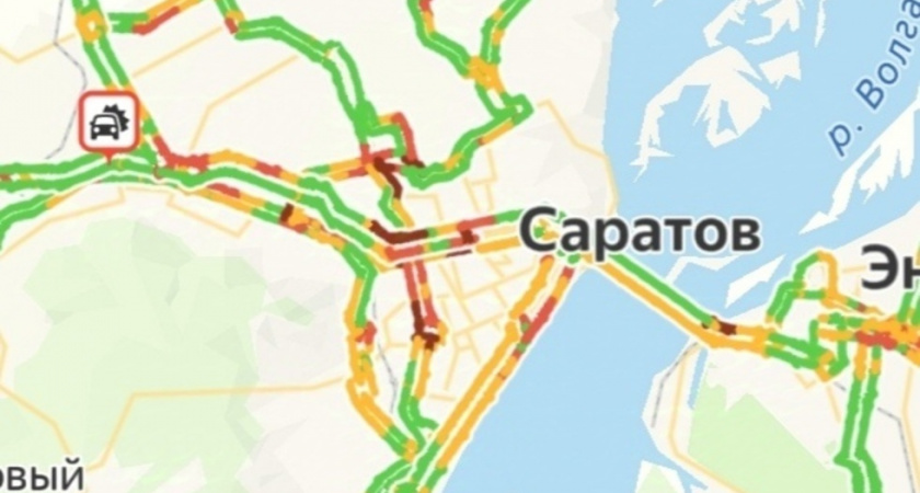 Поломка трамвая усугубила вечерние пробки в Саратове