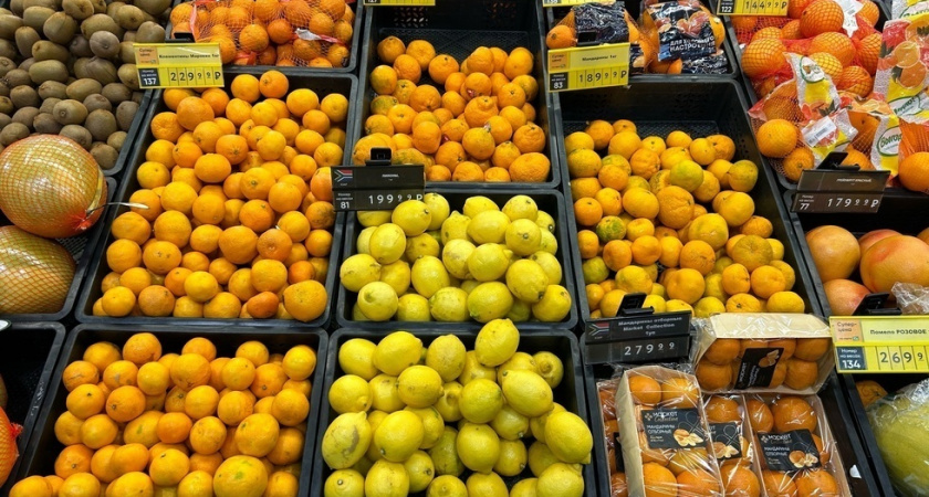Мандарины и апельсины в Саратове продают по цене от 140 до 300 рублей за килограмм