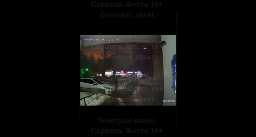 В Саратове похитили новогоднюю ёлку с детской площадки