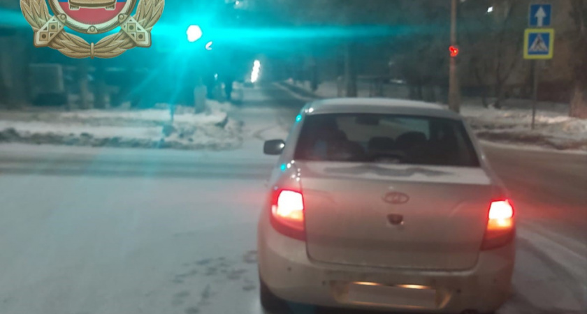 В Саратове за сутки два водителя сбили пешеходов на "зебре"