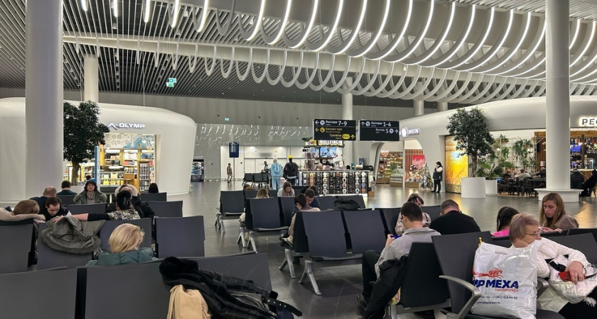 Пять аэропортов Центральной России временно приостановили работу