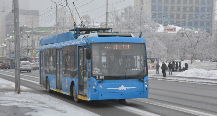 В центре Саратова из-за ДТП остановились четыре маршрута троллейбусов