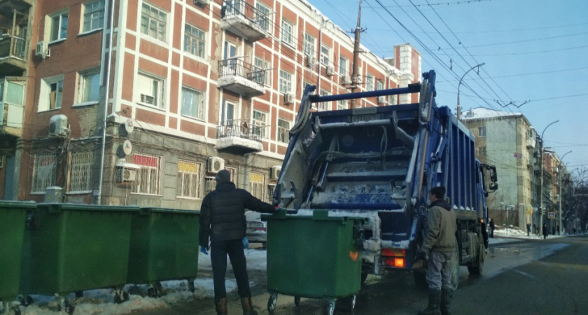 Регоператор напомнил саратовцам правила складирования мусора на контейнерных площадках