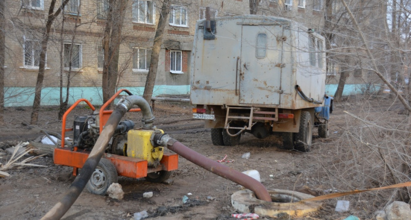 В Энгельсе ввели режим повышенной готовности из-за аварии на коллекторе