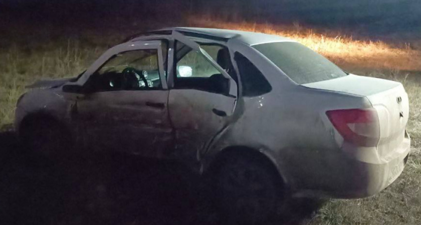 Три человека пострадали в столкновении двух Lada под Марксом