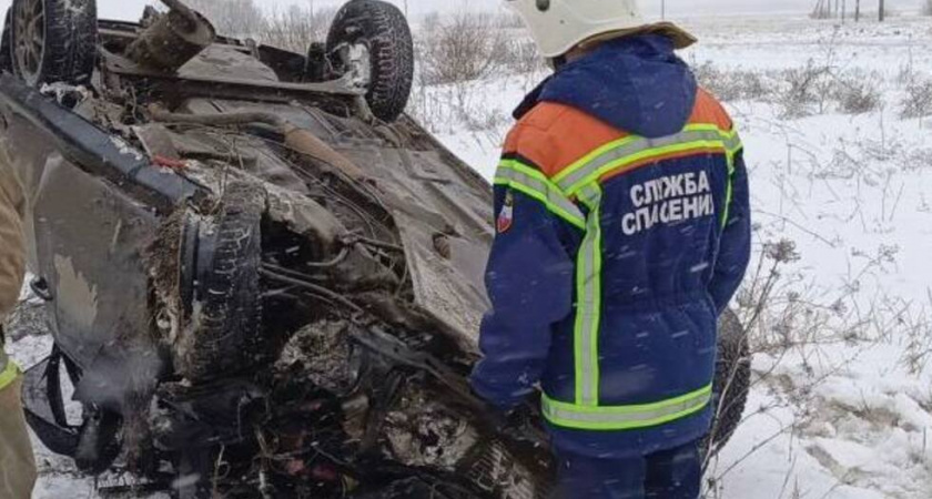 В ДТП с фурой под Саратовом пострадали женщина и годовалый ребенок