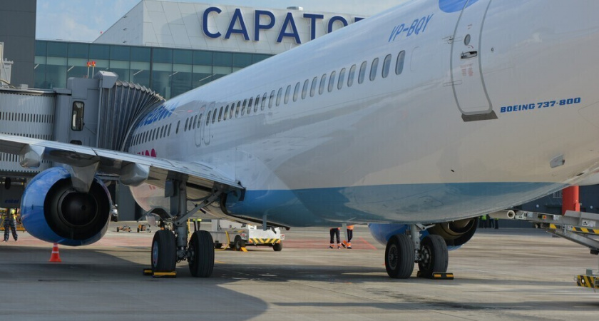 Сотрудник саратовского аэропорта брал "штрафы" с опаздывающих пассажиров