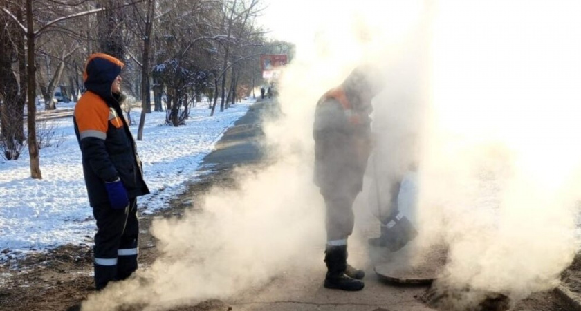 В двух районах Саратова снизилась температура отопления из-за аварии на теплотрассе