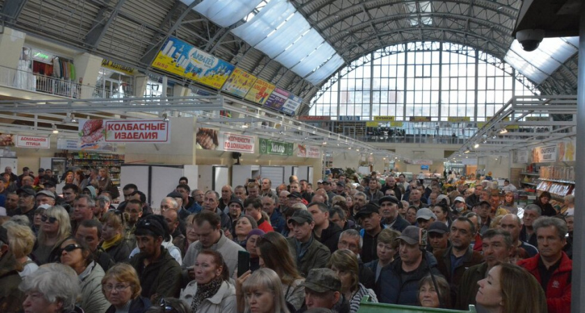 Предприниматели Сенного рынка пожаловались министру культуры РФ на попытки ликвидировать их павильоны