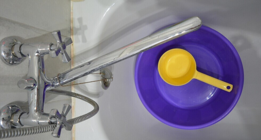 В двух районах Саратова отключили холодную воду