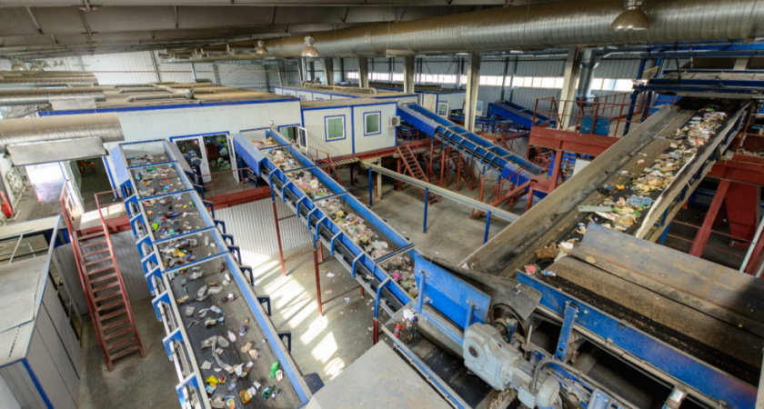 В Саратовской области достигли 93% сортировки мусора на комплексах "Ситиматик"