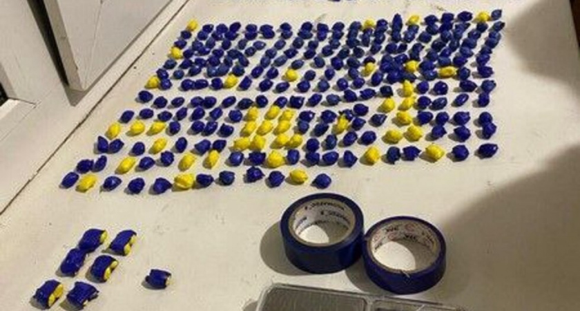 Двух иностранцев задержали в Энгельсе с крупной партией героина