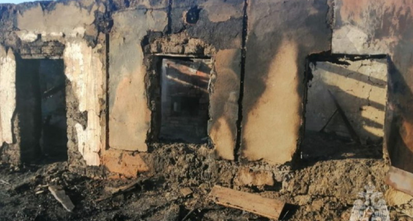 В Саратовской области при пожаре в частном доме погиб мужчина