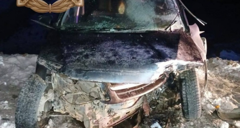 В больнице умер водитель Lada Granta, врезавшейся в бетонный блок под Вольском