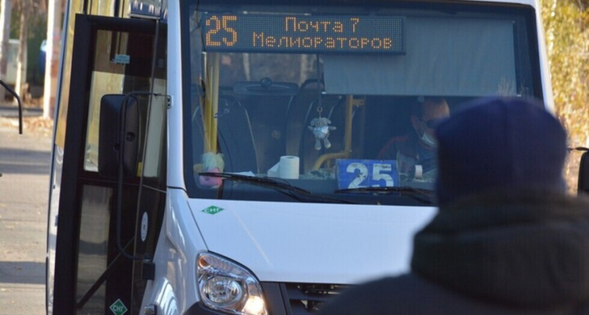 В Энгельсе объявят конкурс на пять проблемных автобусных маршрутов