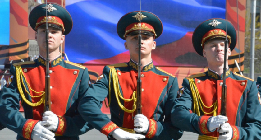 С Днём защитника Отечества, саратовцы