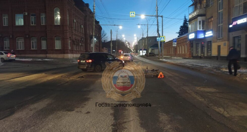 BMW сбил пожилого велосипедиста в центре Саратова