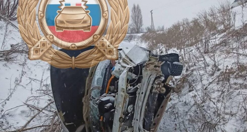 Под Белогорным женщина на "десятке" вылетела в кювет