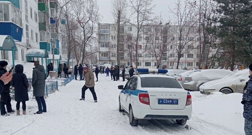 В Балаково эвакуировали жителей пятиэтажки после хлопка, есть пострадавший