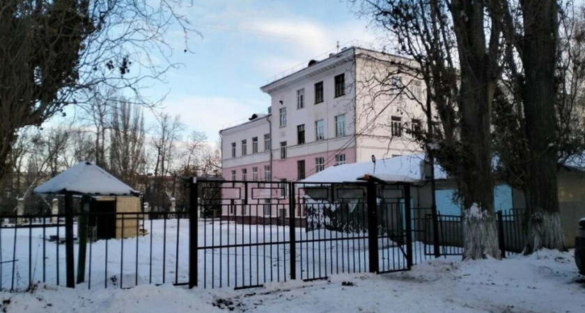 К пяти школам Саратова пристроят новые корпуса для борьбы с двухсменным обучением