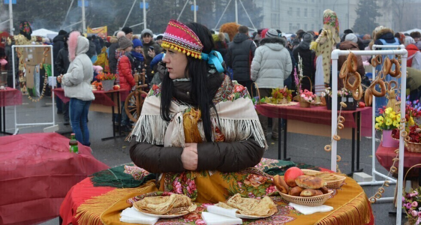 В Саратове и Энгельсе отпразднуют Масленицу с конкурсами и народными гуляньями