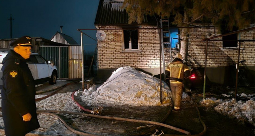 При пожаре в Саратовской области погибли молодая мать и четырехлетний ребенок