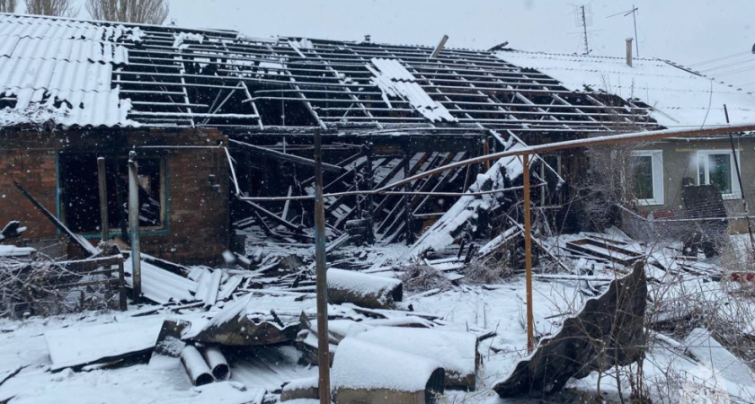 При пожаре в Энгельсском районе пострадали два человека