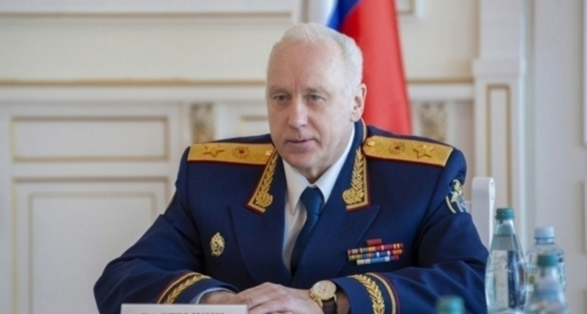 Бастрыкин потребовал доклад о падении снега на женщину в Балаково