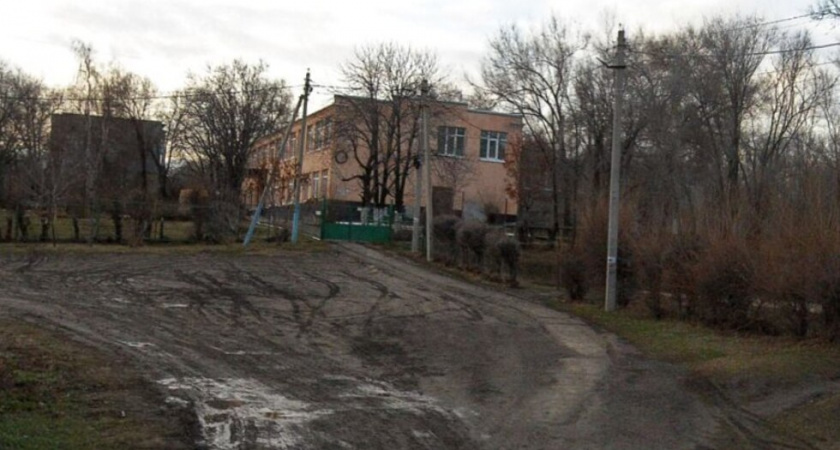 В Саратове повторно объявили торги на ремонт школы в поселке Расково за 53 миллиона рублей