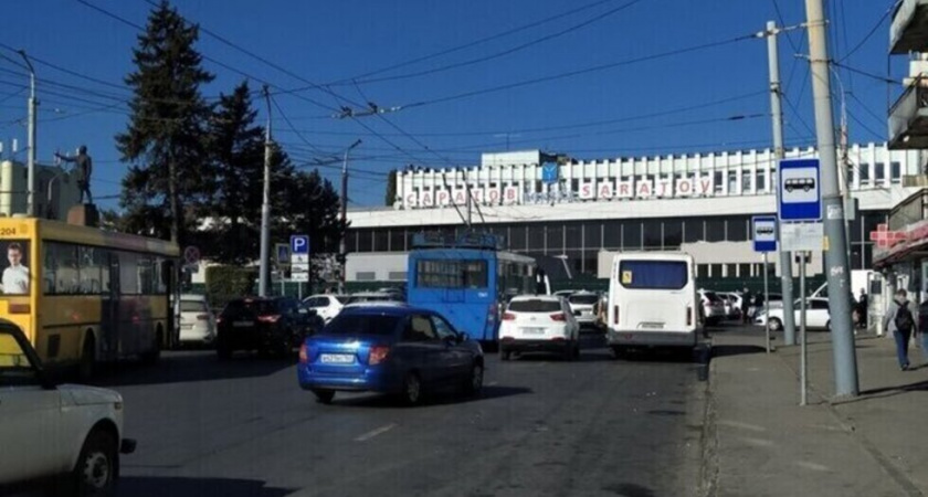 На саратовском вокзале изменились пути выхода к платформам